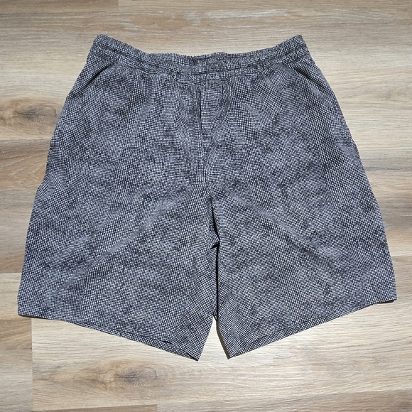 lululemon athletica Other - Lululemon Pace Breaker 9" Black White Shorts Size L